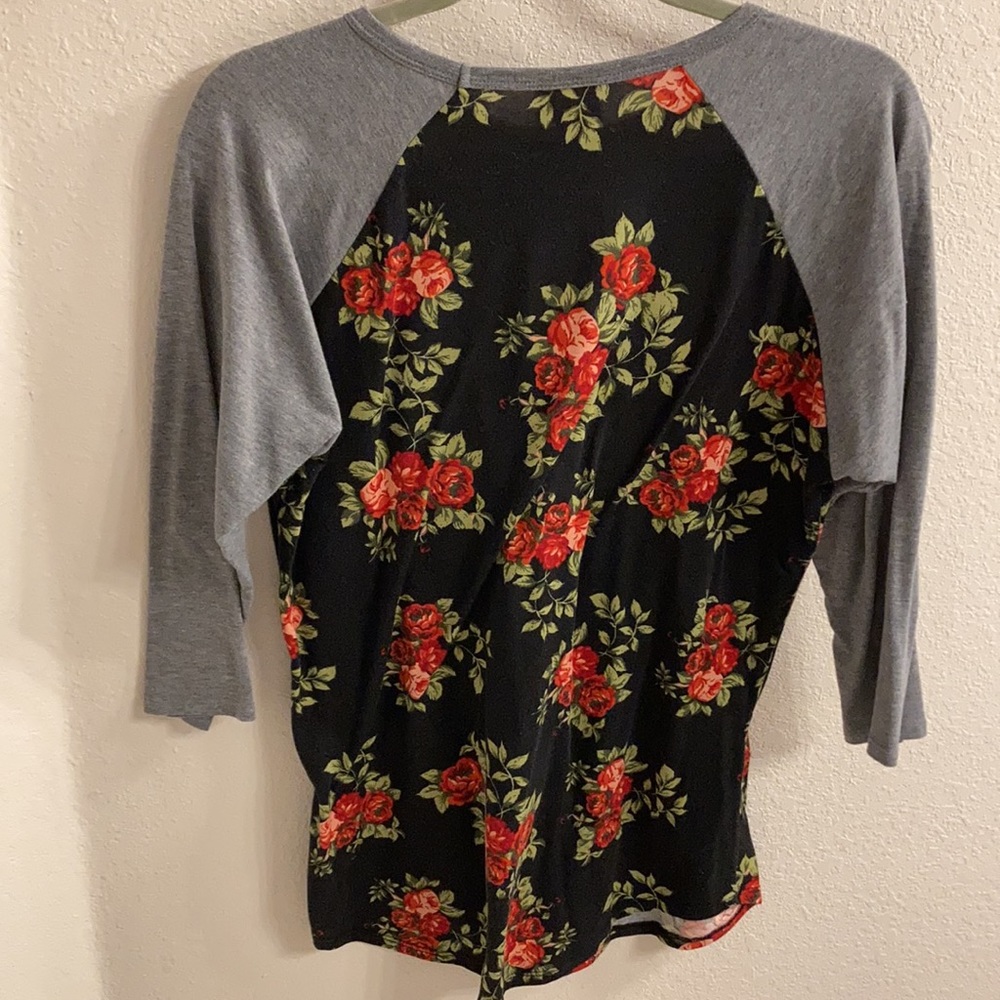 —Medium Rose LuLaRoe Randy T - Picture 6 of 6